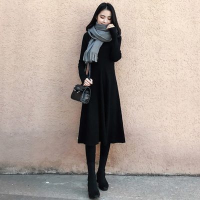 MUAMY秋冬新款法式复古赫本风小黑裙休闲百搭打底长袖针织连衣裙